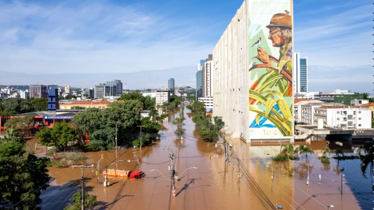 população do Rio Grande do Sul enfrenta seu maior desastre climático e precisa de todo tipo de ajuda (Foto: Gustavo Mansur / Palácio Piratini)